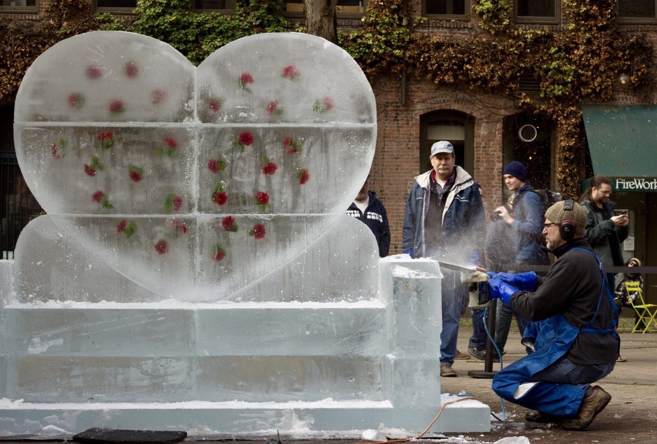 Giant Valentine's Day ice sculptures melting hearts in Seattle