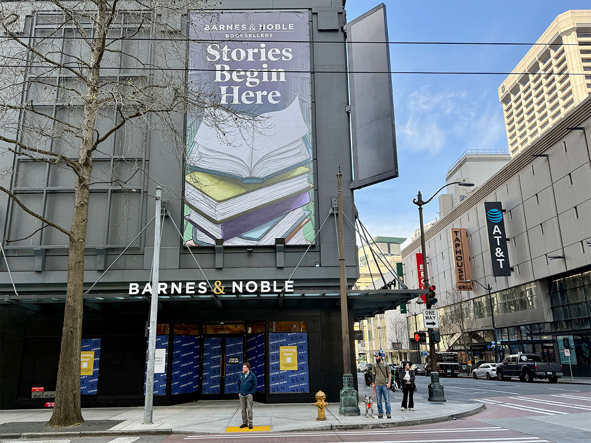 New Barnes & Noble sign and storefront
