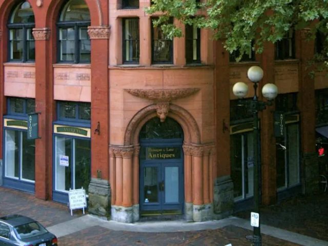 Free Architectural Tour: Stone to Steel